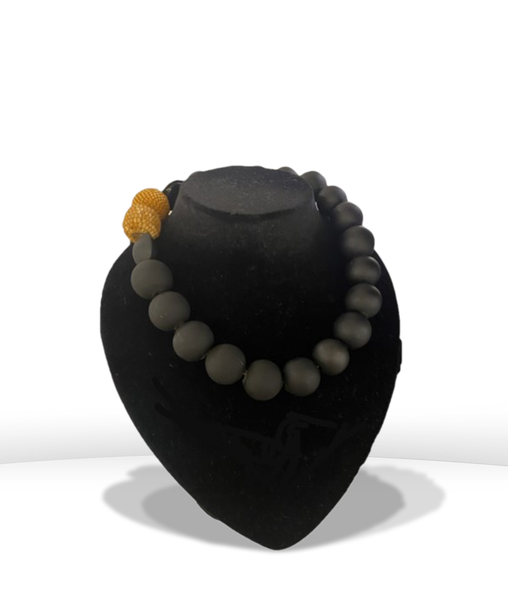 Trouver cadeau chic femme collier perle noire verre de murano